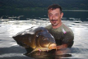 CC Moore domina il Lago di Nemi