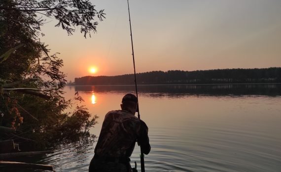 Pesca alle Carpe in Estate nei Fiumi: Strategie e Esche HNV Mastodont Baits